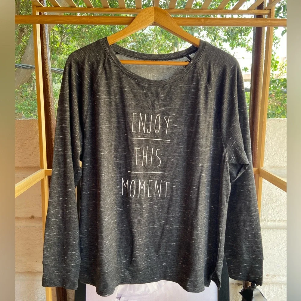 Sweatshirt. Size- XL - Picture 4 of 4